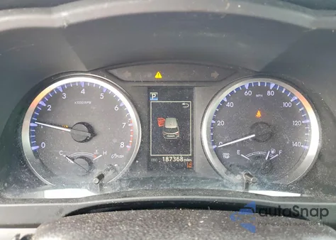 2018 Toyota Highlander Le z USA, uszkodzony, nr VIN 5TDBZRFH6JS877753